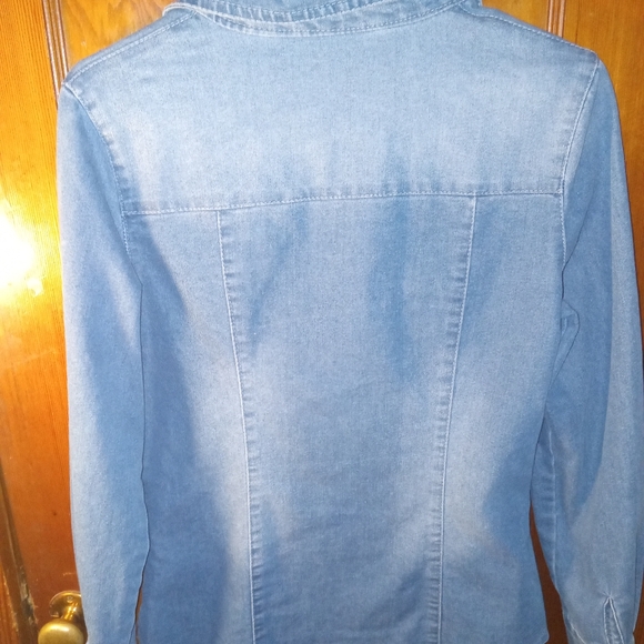 Women's/Jr's. Jean button up - Picture 2 of 3